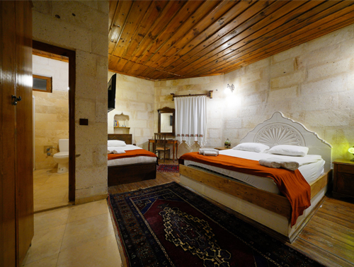 Delux art triple room with balcony