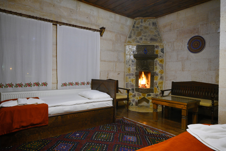 102 - Traditional Triple Room with Fireplace