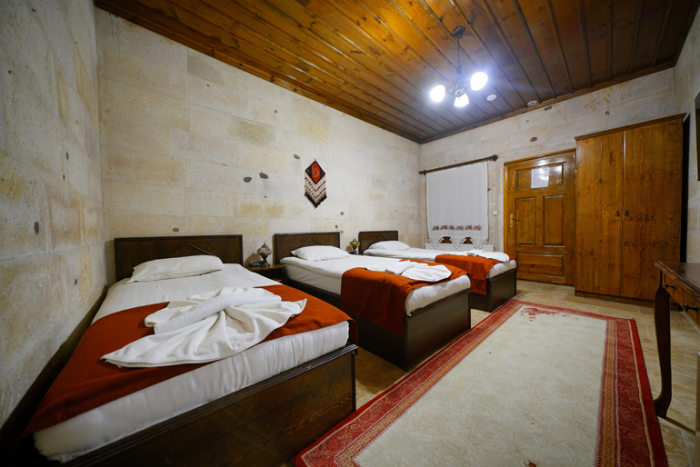 104 - Economic Triple Stone Room
