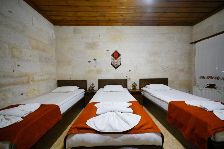 104 - Economic Triple Stone Room