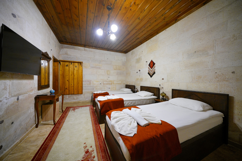 104 - Economic Triple Stone Room